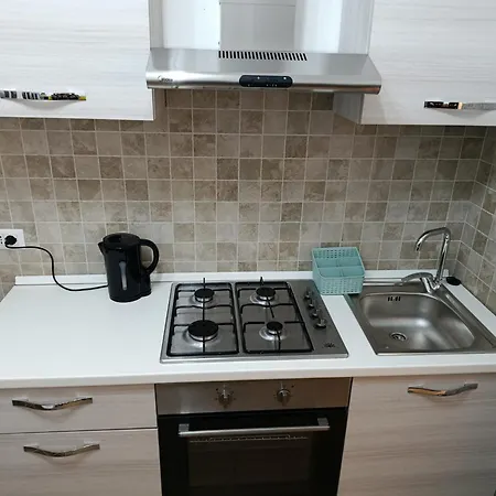 Domus Cesare Bed & Breakfast 4*
